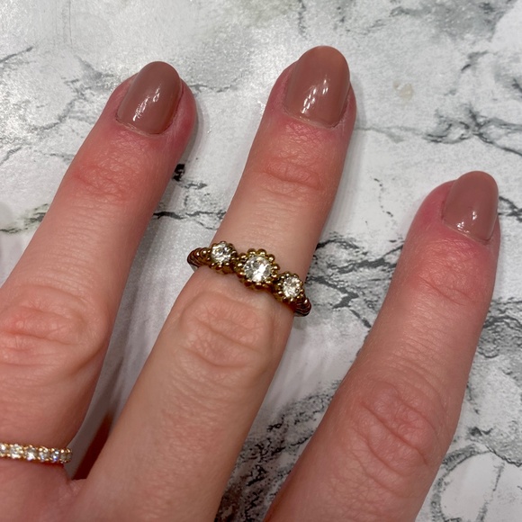 "3-Diamond" Ring - Picture 2 of 4